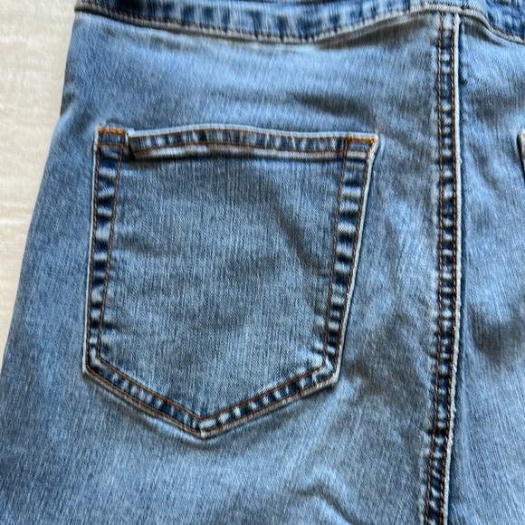 Ashley Mason High Rise Blue Jeans - Picture 6 of 7